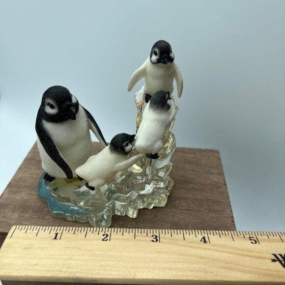 Up We Go! "Arctic Escapades" Hamilton Collection Polar Playmate EUC - Picture 10 of 10